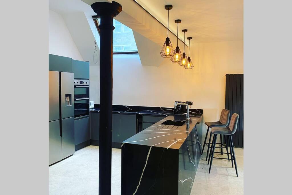 Luxury Royal Mile Boutique 2Bedroom Apartment Единбург Екстериор снимка