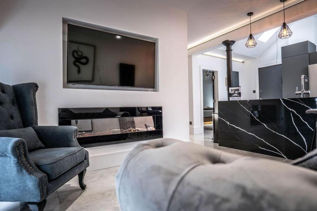Luxury Royal Mile Boutique 2Bedroom Apartment Единбург Екстериор снимка
