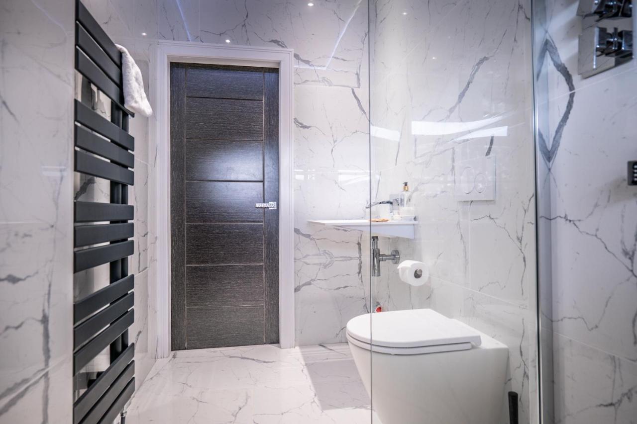 Luxury Royal Mile Boutique 2Bedroom Apartment Единбург Екстериор снимка