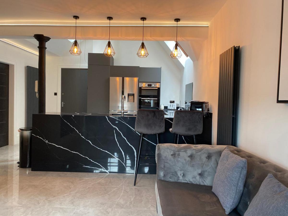 Luxury Royal Mile Boutique 2Bedroom Apartment Единбург Екстериор снимка