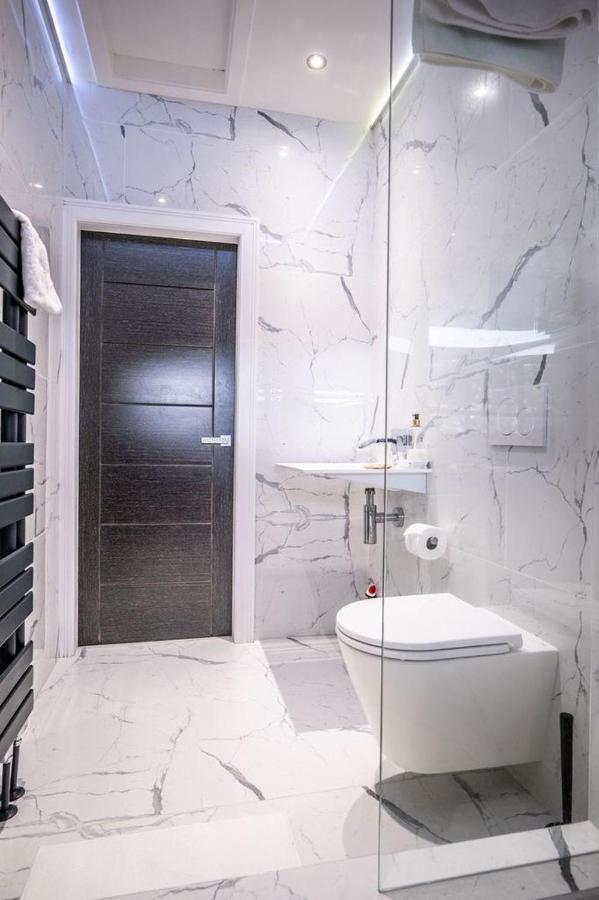 Luxury Royal Mile Boutique 2Bedroom Apartment Единбург Екстериор снимка